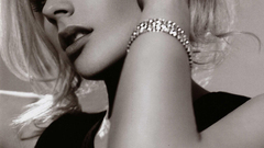 Avril Lavigne singers monochrome