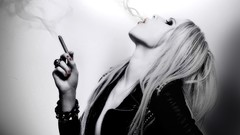 Avril Lavigne smoke monochrome