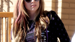 Avril Lavigne sunglasses