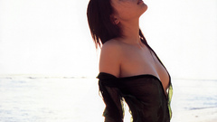 Ayumi Kinoshita beach girls