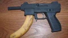 Bananas pistols