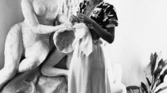 Barefoot grayscale Ali macgraw