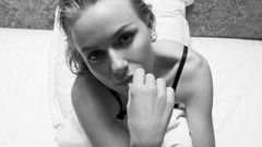 Beds Naomi Watts Actress lipstick blondes pillows blue eyes bed 