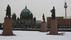 Berlin zweifellarg Church high