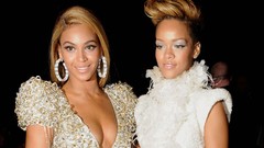 Beyonce Knowles rihanna cleavage
