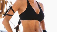 Bikini Angelina Jolie tomb