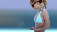 Bikini Avril Lavigne