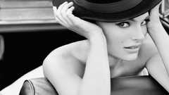 Black and white hats Natalie Portman fashion Actress models 