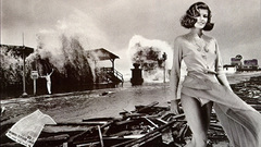 Black and white waves