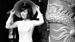 Black and white woman asians Viet Nam conical hats