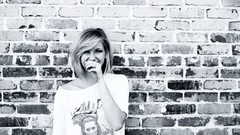 Black and white woman blondes models