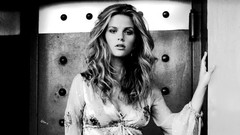 Black and white woman blondes models brooklyn decker