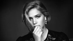 Black and white woman faces monochrome brunettes models Esti 