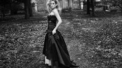 Black and white woman kate hudson