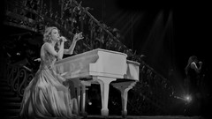 Black and white woman piano dress Celebrity blondes taylor 