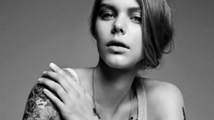 Black and white woman portraits