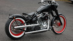 Black bike Cruiser Harley-Davidson