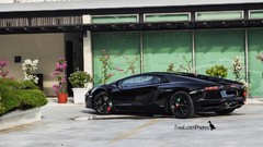 Black cars Lamborghini-Aventador