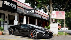 Black cars Lamborghini-Aventador