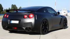 Black cars Nissan GT-R