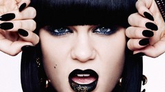 Black woman jessie j lip singers