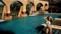 Blondes bikini Bailey Rose