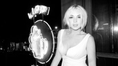 Blondes boobs woman Lindsay