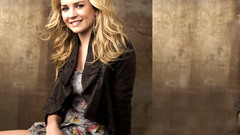 Blondes britt robertson woman