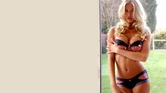 Blondes Danica Thrall