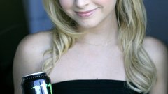 Blondes Elisabeth Harnois commercial