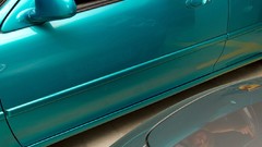 Blondes girls with cars