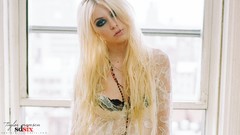 Blondes models taylor momsen
