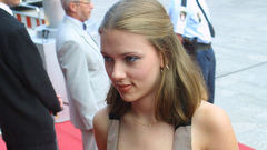 Blondes nipples woman Scarlett