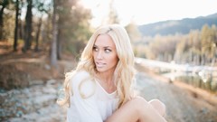 Blondes Taylor McCutchan