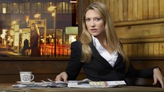 Blondes TV woman Fringe