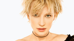 Blondes woman Actress green