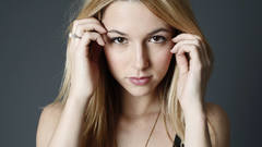 Blondes woman alona tal