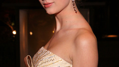 Blondes woman American indoors