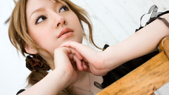 Blondes woman asians