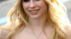 Blondes woman Avril Lavigne