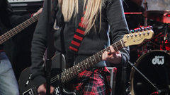 Blondes woman Avril Lavigne