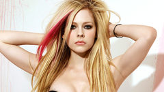 Blondes woman Avril Lavigne