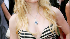 Blondes woman Avril Lavigne