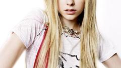 Blondes woman Avril Lavigne