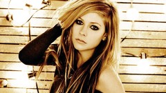 Blondes woman Avril Lavigne