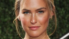 Blondes woman bar refaeli