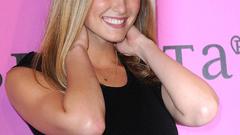 Blondes woman bar refaeli