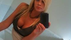 Blondes woman bathtubs iphone