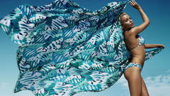 Blondes woman bikini Kylie