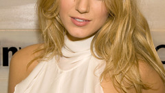 Blondes woman blake lively